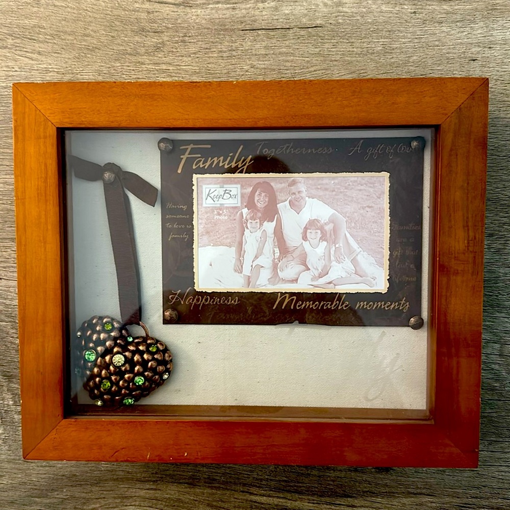 Shadowbox “Family”